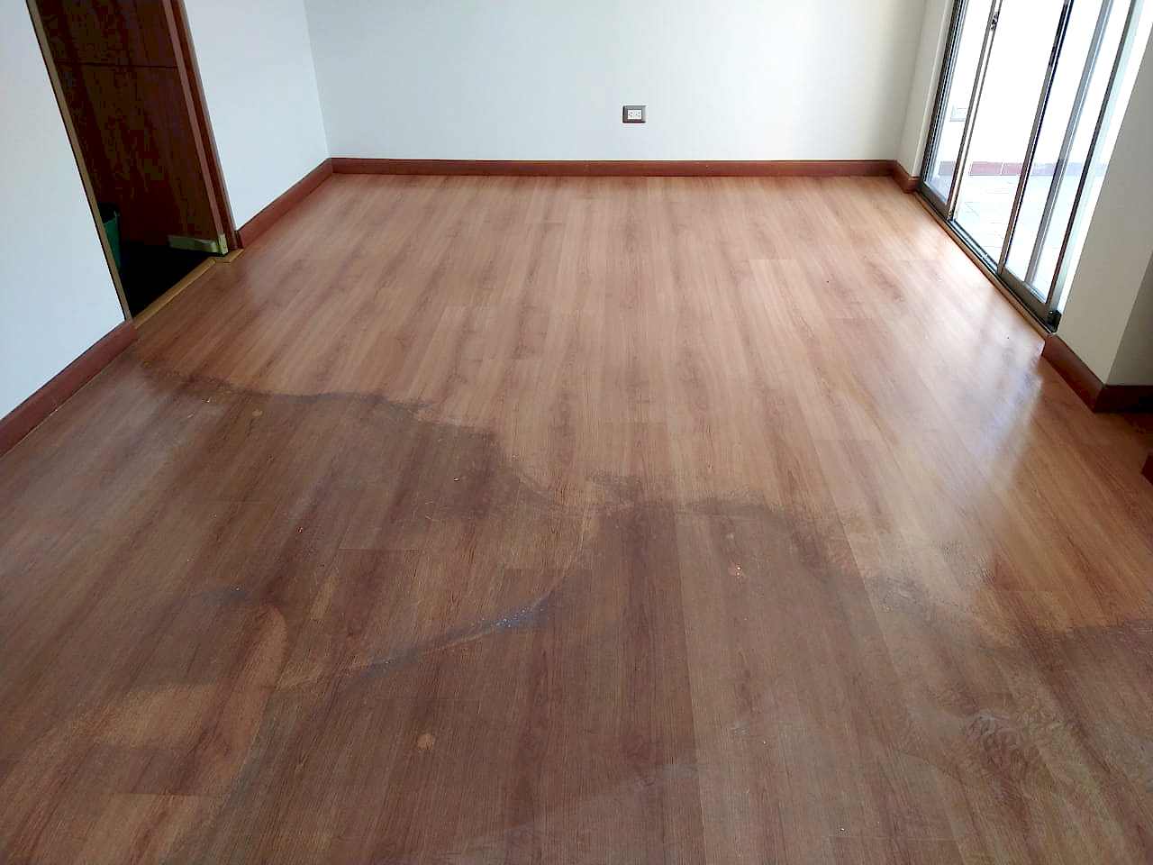 Desmanchado y Sellado de Pisos Laminados en bogota y cundinamarca