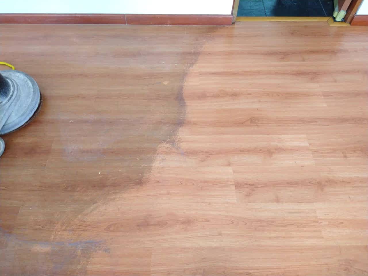 Desmanchado y Sellado de Pisos Laminados en bogota y cundinamarca
