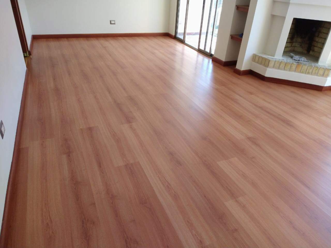 Desmanchado y Sellado de Pisos Laminados en bogota y cundinamarca