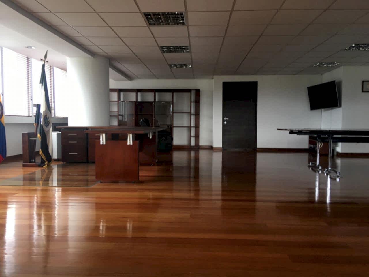 pulido y lacado de pisos de madera en bogota y Cundinamarca